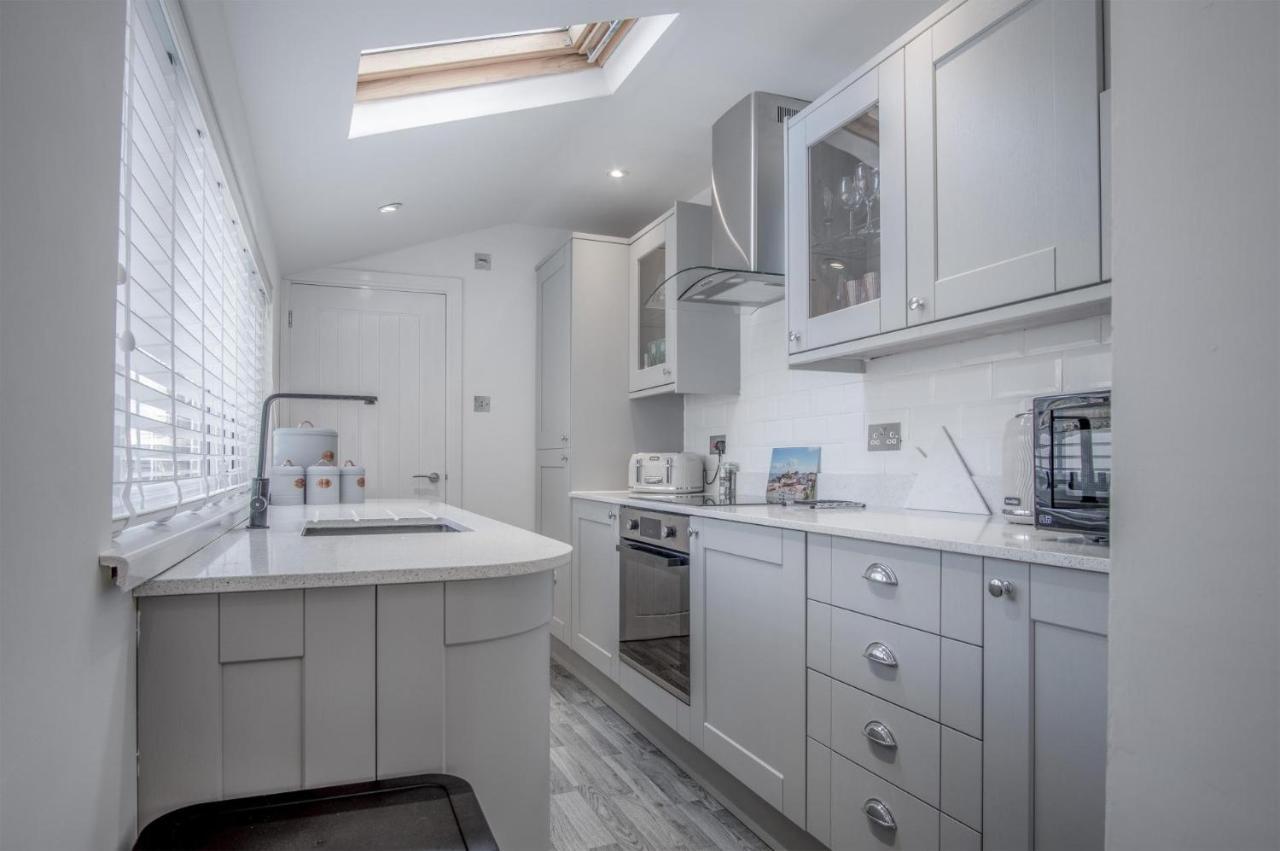 Hawtree Cottage - 2 Bedroom Cottage - Tenby Exterior foto